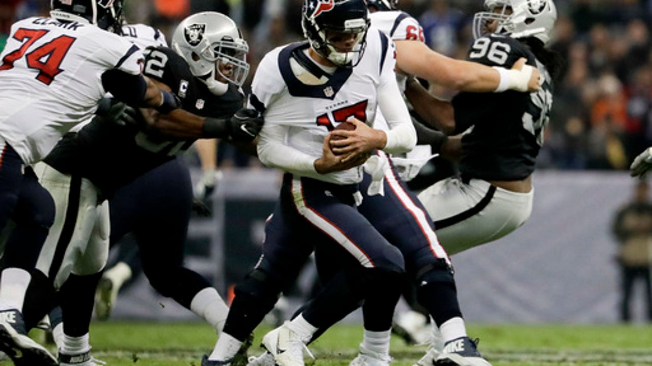 Questionable calls, lasers mar Texans visit to Mexico City